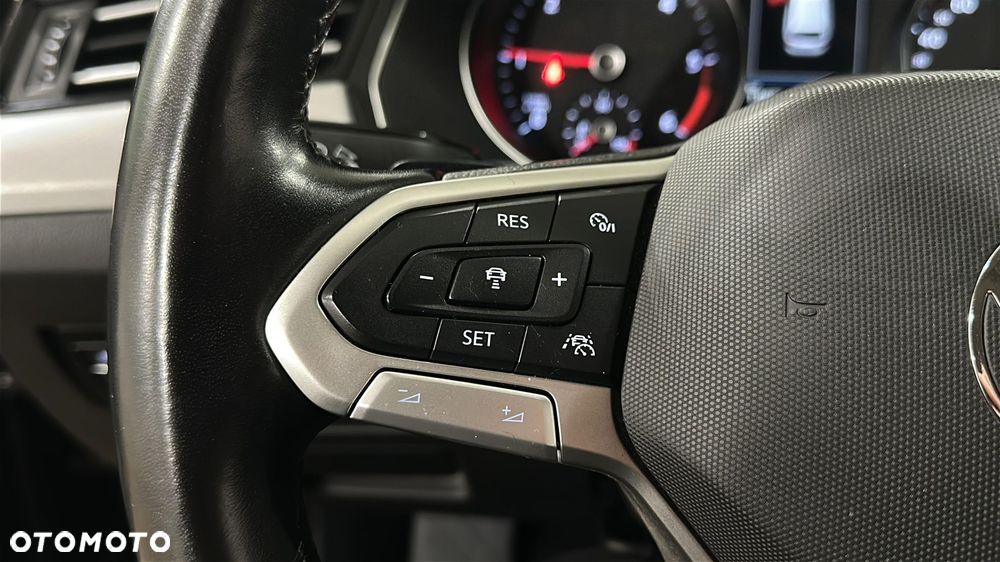 Volkswagen Passat - 24