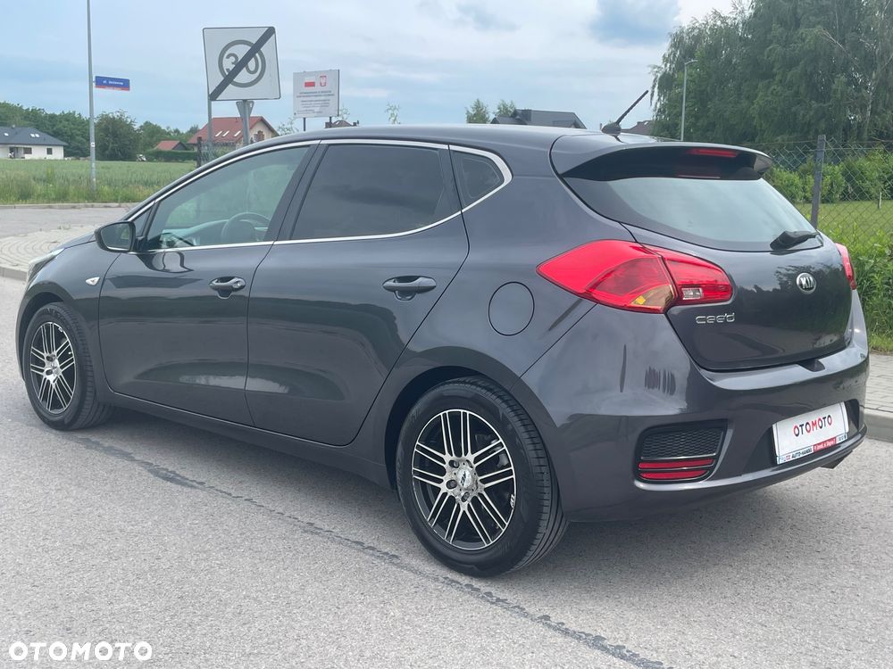 Kia Ceed 1.4 CVVT Vision - 24