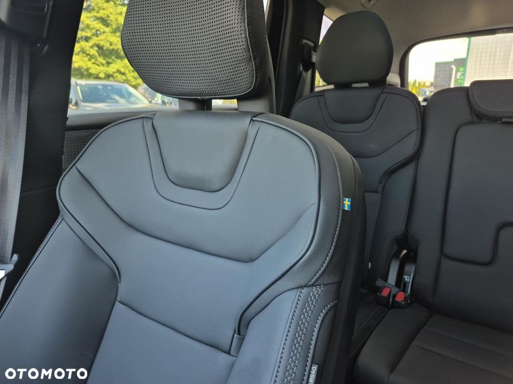 Volvo EX90 - 13