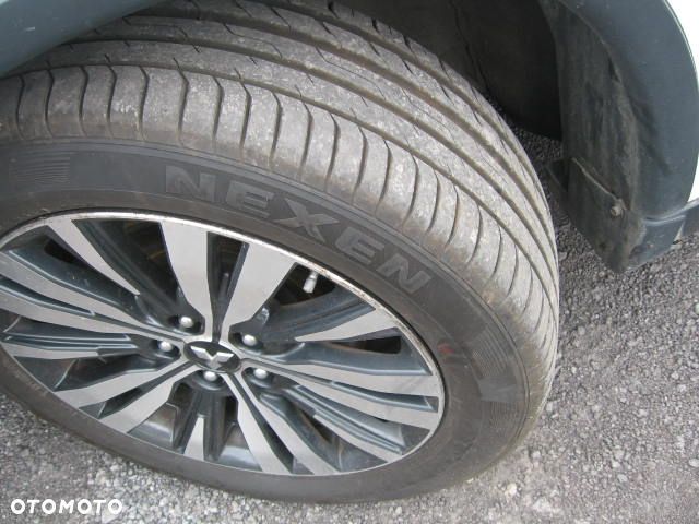 Mitsubishi Outlander 2.0 Intense + SDA 4WD CVT - 29