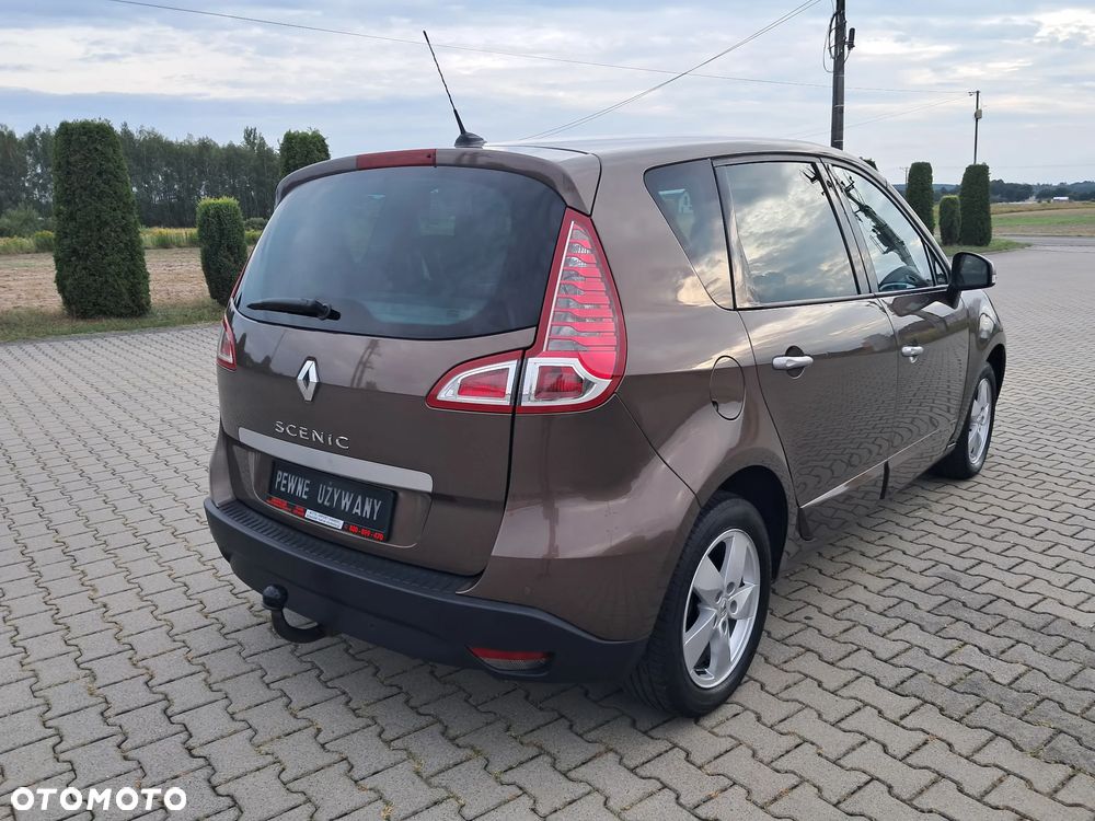 Renault Scenic 1.6 16V Luxe Privilege - 10