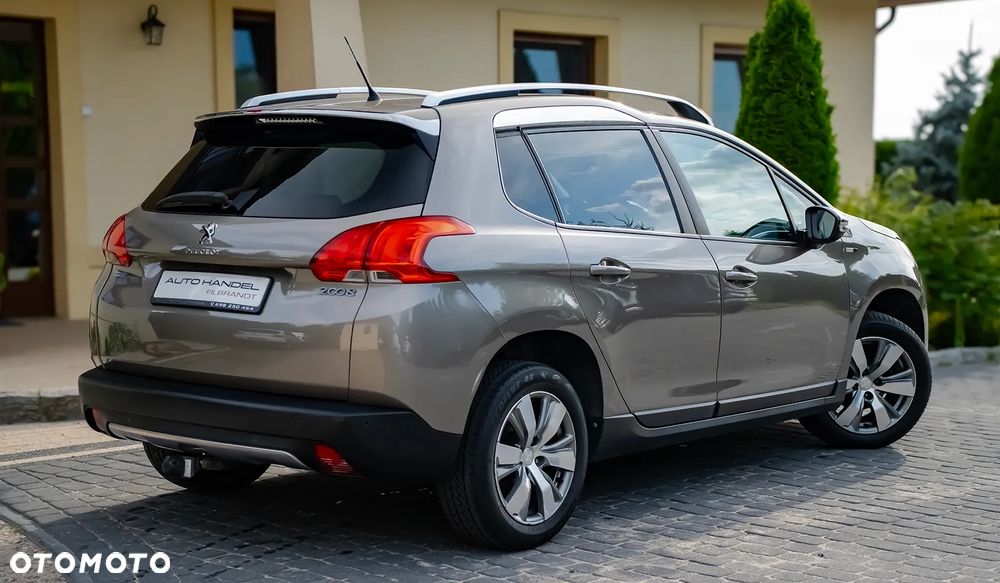 Peugeot 2008 BlueHDi 100 STOP & START Style - 23