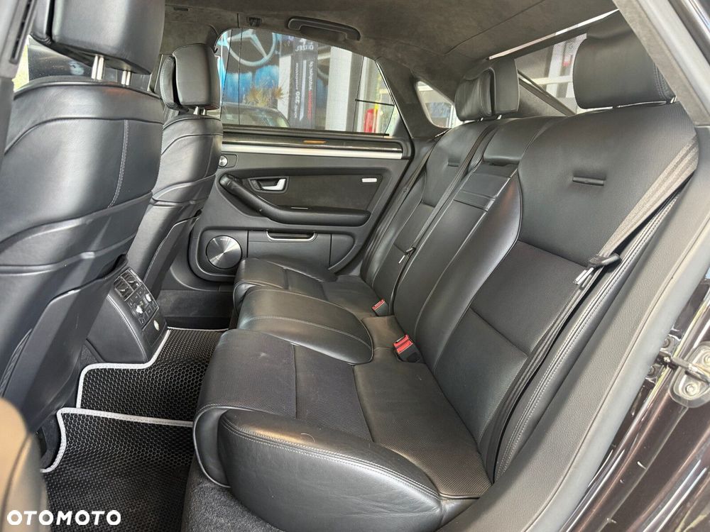 Audi S8 - 13