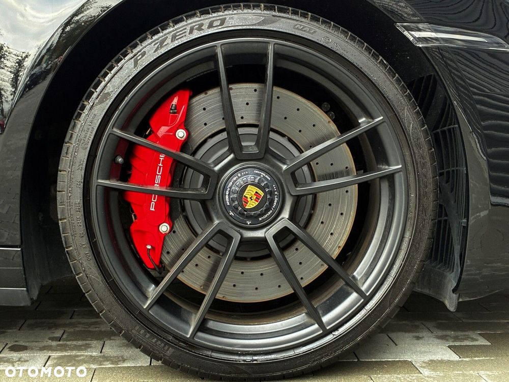 Porsche 911 Targa 4 GTS - 21