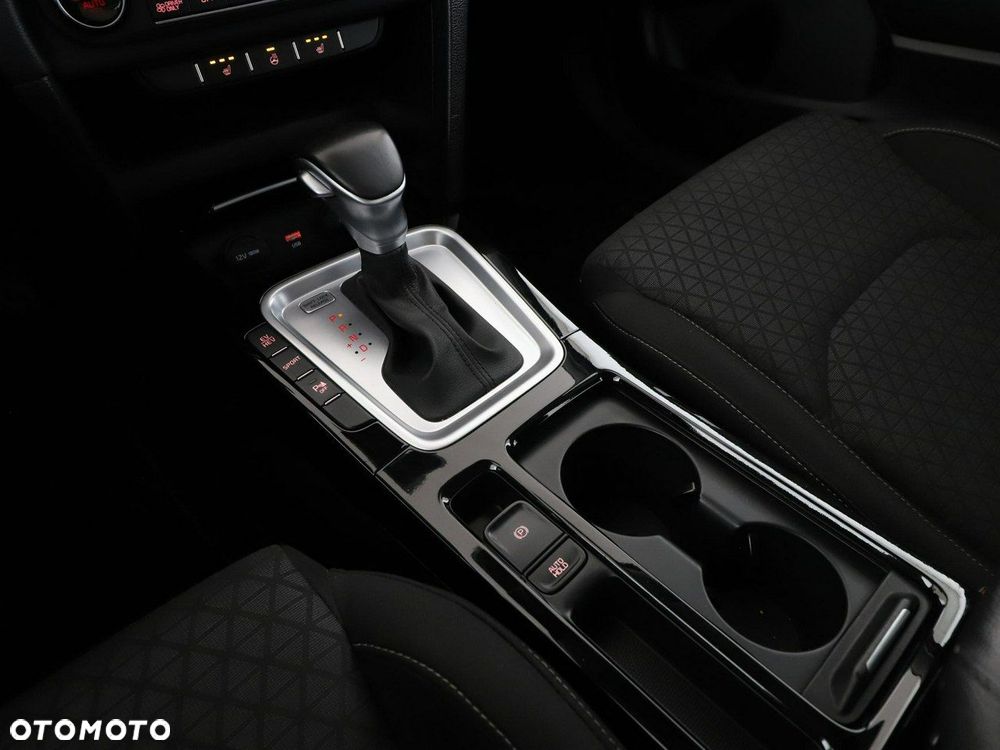 Kia Ceed 1.6 GDI DCT OPF Vision - 32