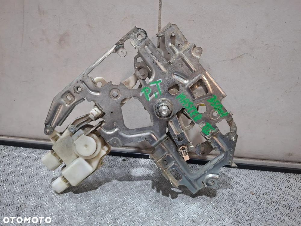 Zamek drzwi prawych tył Renault Master III nr 8200766888K - 1