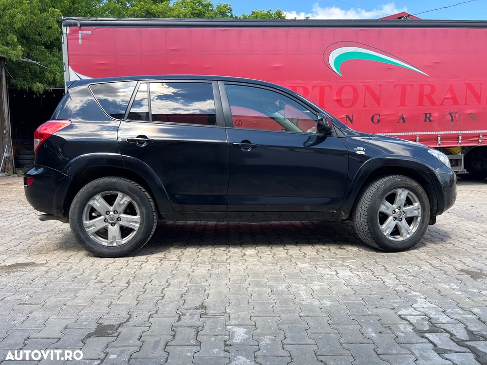 Toyota RAV4 - 10