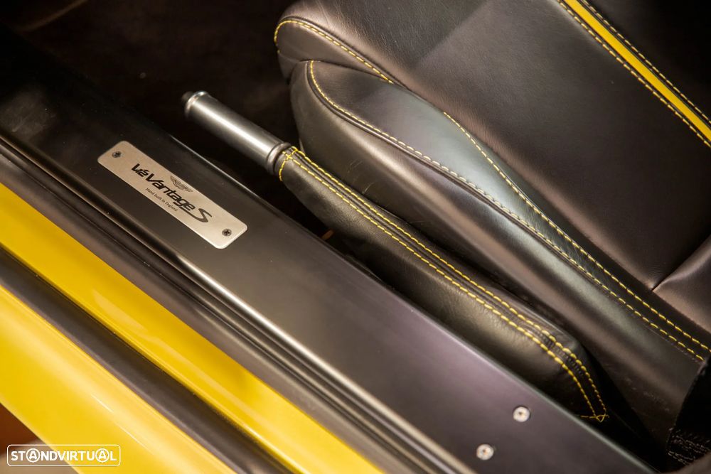 Aston Martin Vantage Coupe V12 S Sportshift 3 - 33