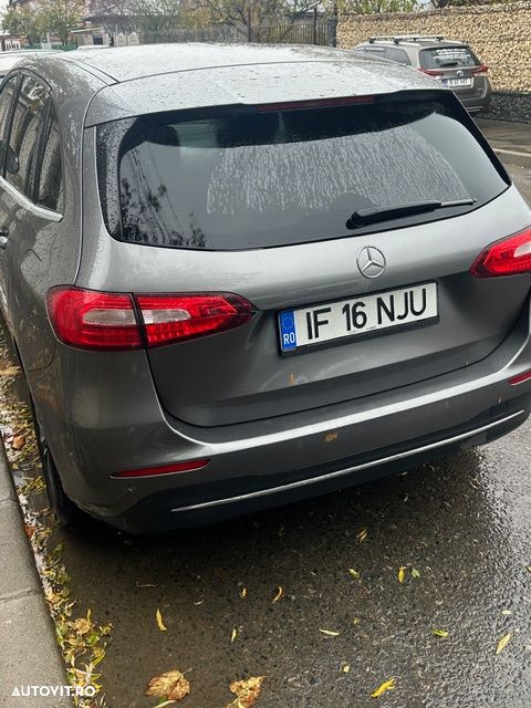 Mercedes-Benz B 180 d 7G-DCT - 2