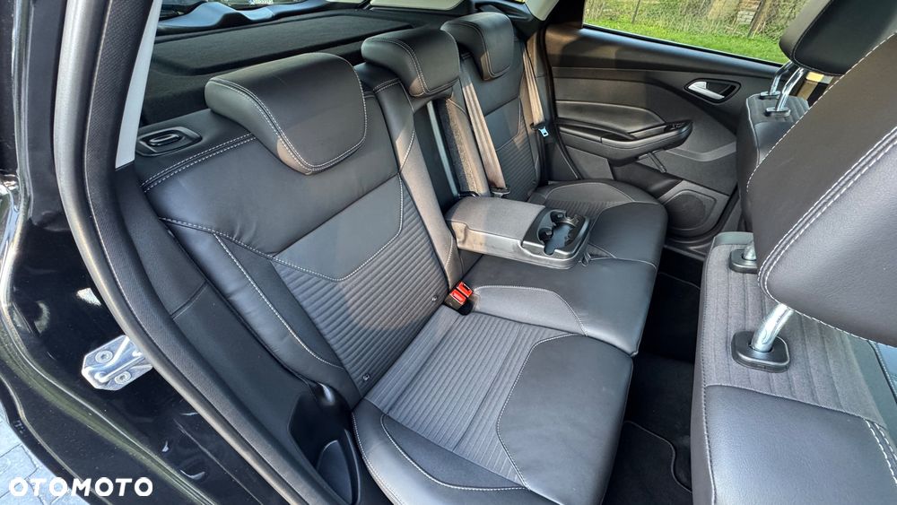 Ford Focus 2.0 TDCi ST PowerShift - 7