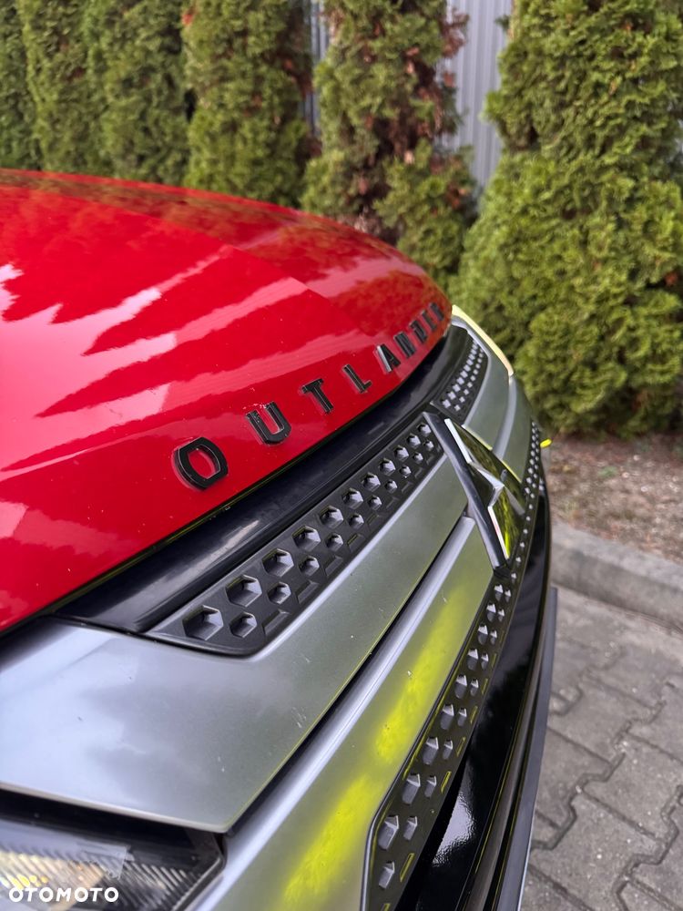 Mitsubishi Outlander - 32