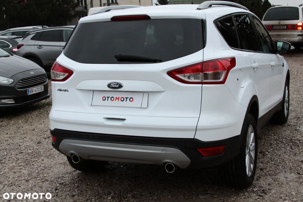 Ford Kuga 2.0 TDCi 2x4 Titanium - 12