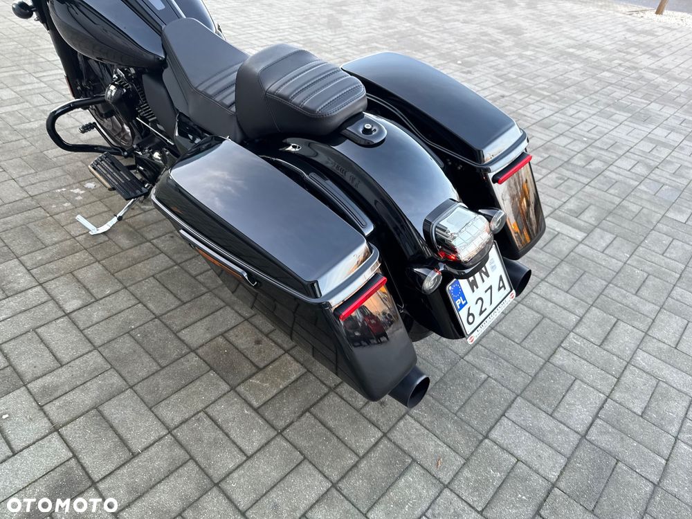 Harley-Davidson Touring Street Glide - 4