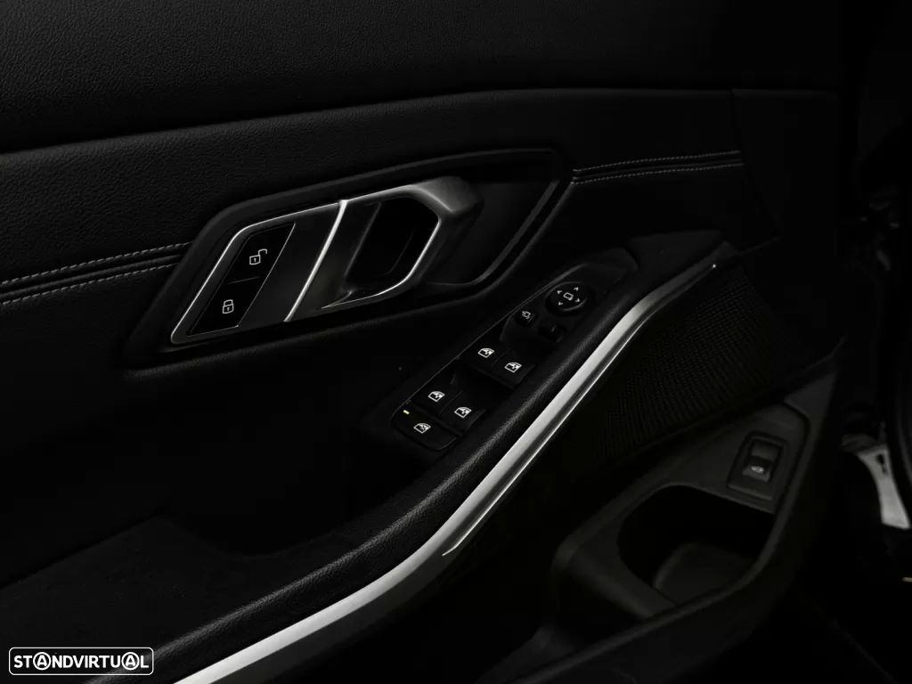 BMW 318 d Touring Line Sport Auto - 31
