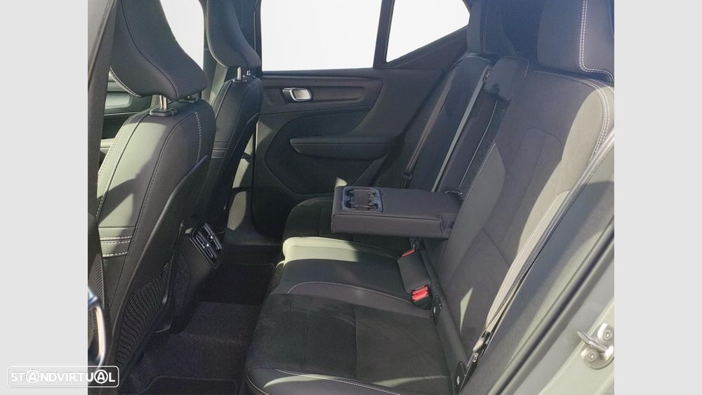 Volvo XC 40 2.0 B3 Core — fotografia 15