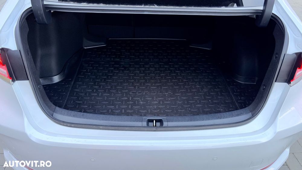 Toyota Corolla 1.8 HSD Dynamic - 8
