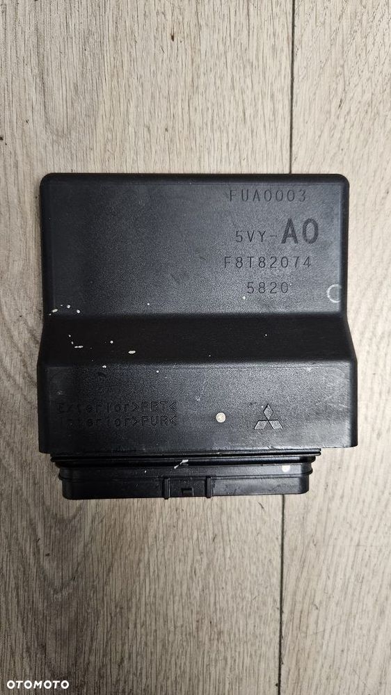 Moduł ECU Komputer Sterownik Yamaha R1 RN12 2004-2005 5VY-A0 F8T82074 - 2