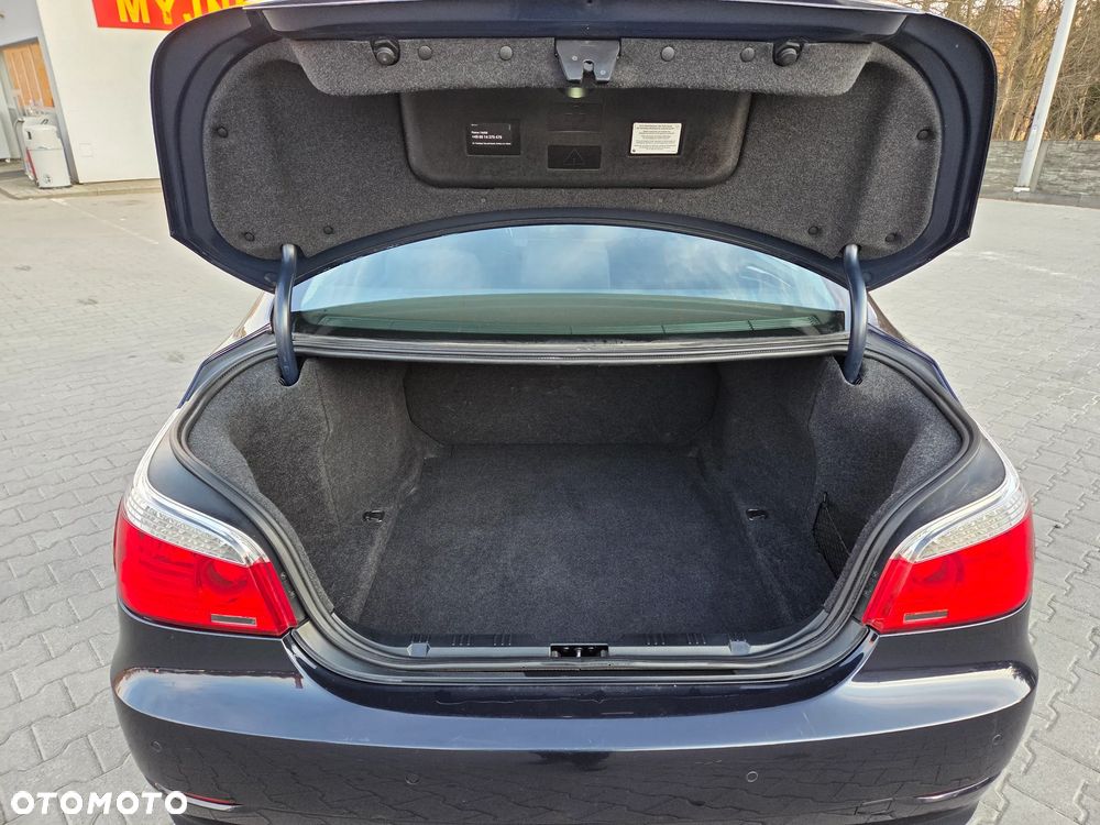 BMW Seria 5 523i - 12