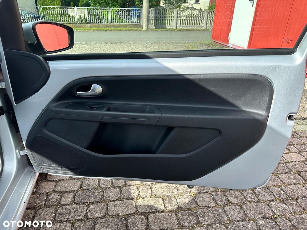 Volkswagen up! cheer - 17