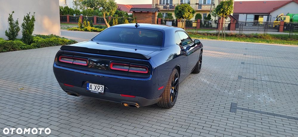Dodge Challenger - 5