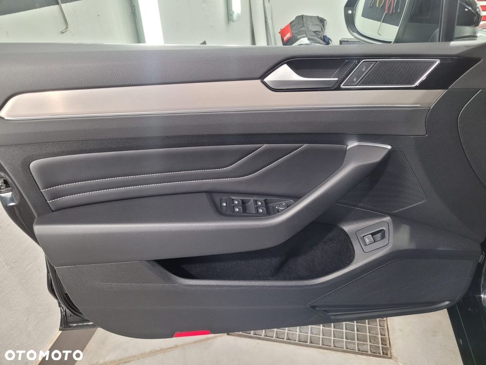 Volkswagen Passat 2.0 TDI Business DSG - 13