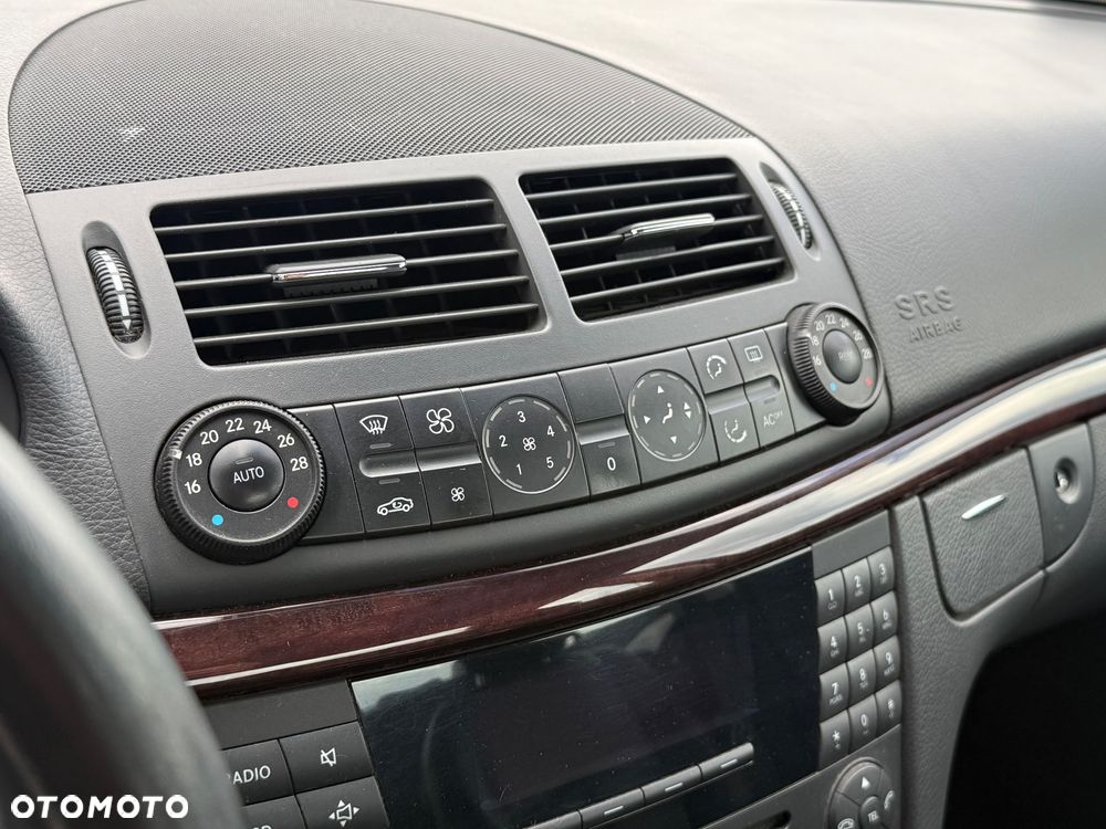 Mercedes-Benz Klasa E 200 CDI Classic - 26