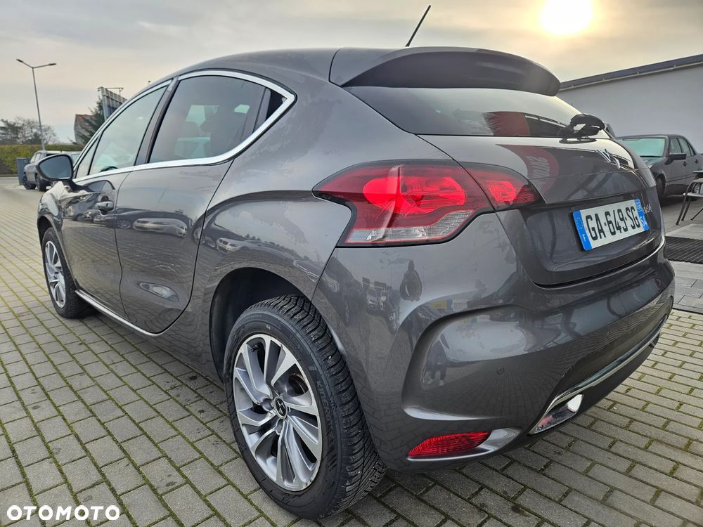 Citroën DS4 e-HDi 115 SoChic - 4