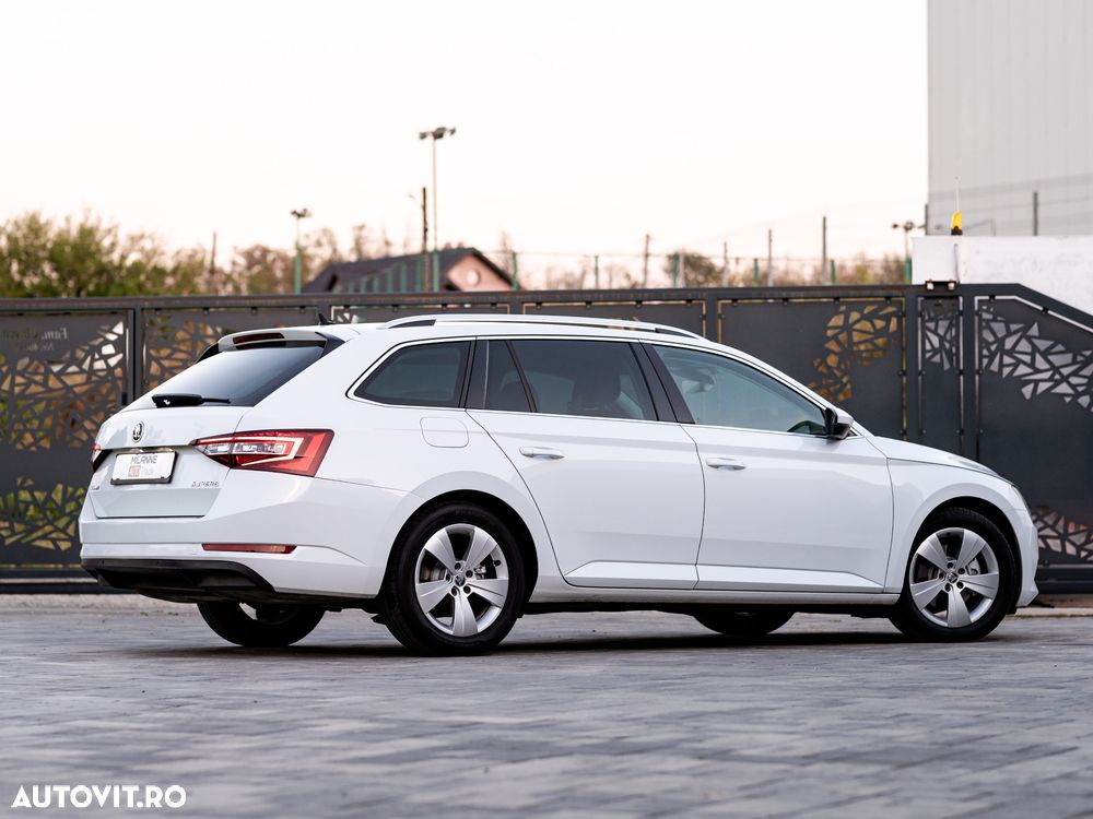 Skoda Superb 2.0 TDI DSG Ambition - 27