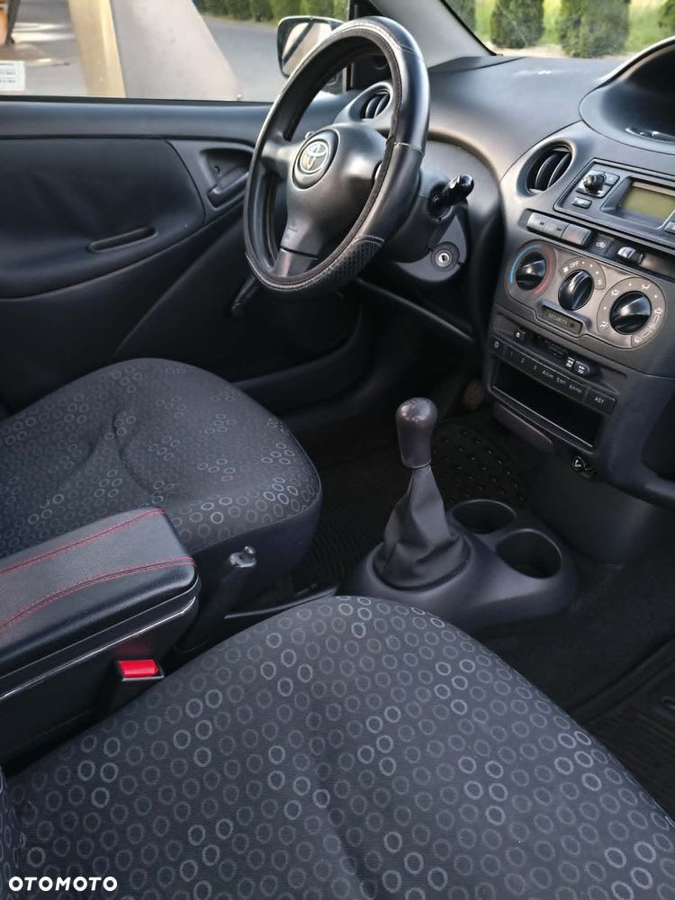 Toyota Yaris 1.0 Base - 27