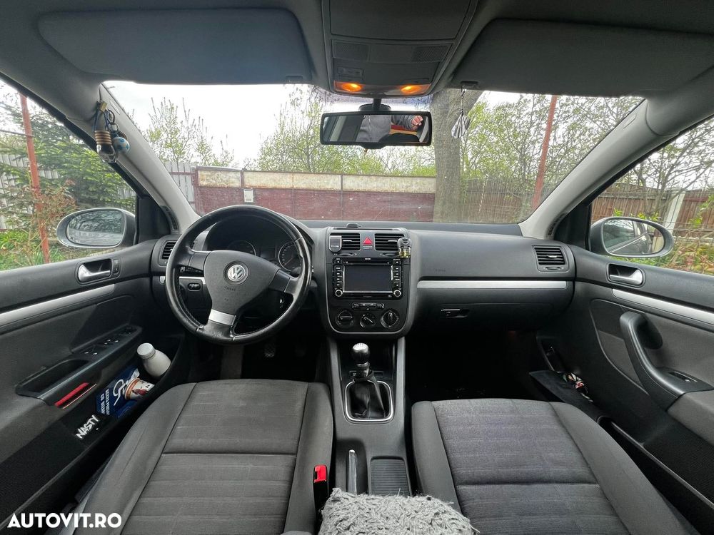 Volkswagen Golf - 5