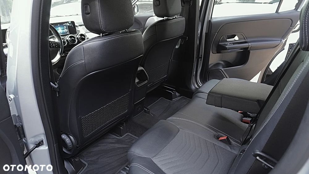 Mercedes-Benz GLB 200 7G-DCT - 17
