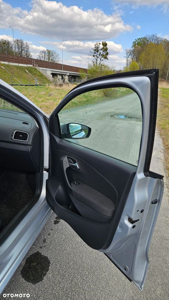 Volkswagen Polo 1.6 TDI DPF BlueMot Highline - 8