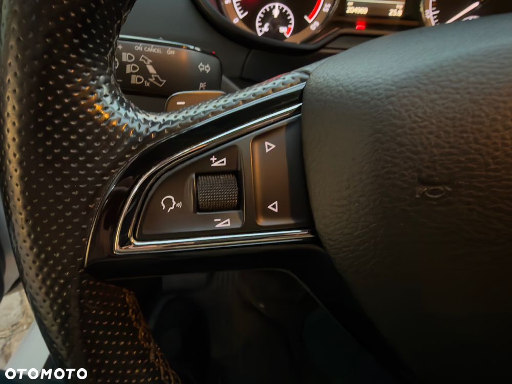 Skoda Octavia 1.6 TDI DSG Style - 9