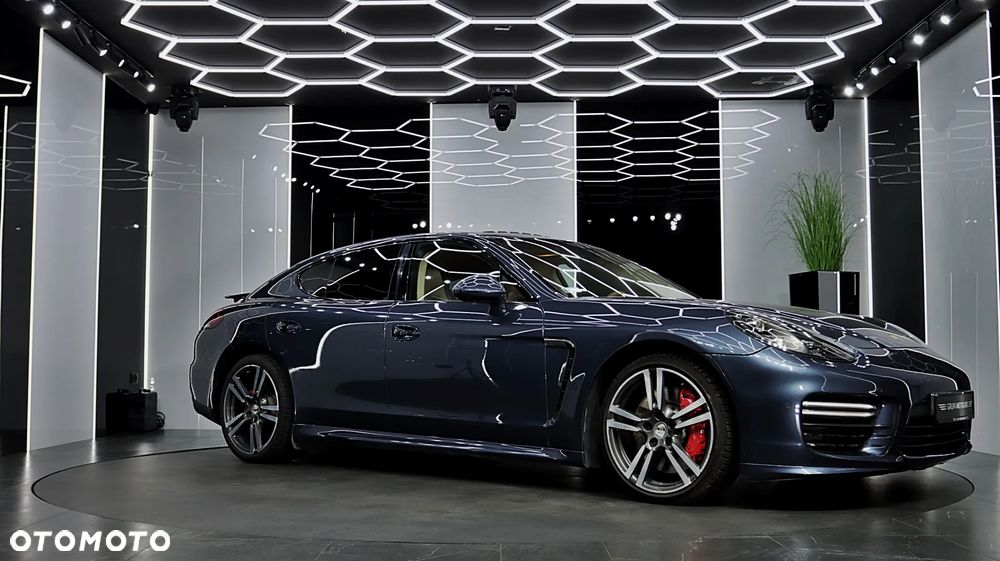 Porsche Panamera GTS - 12