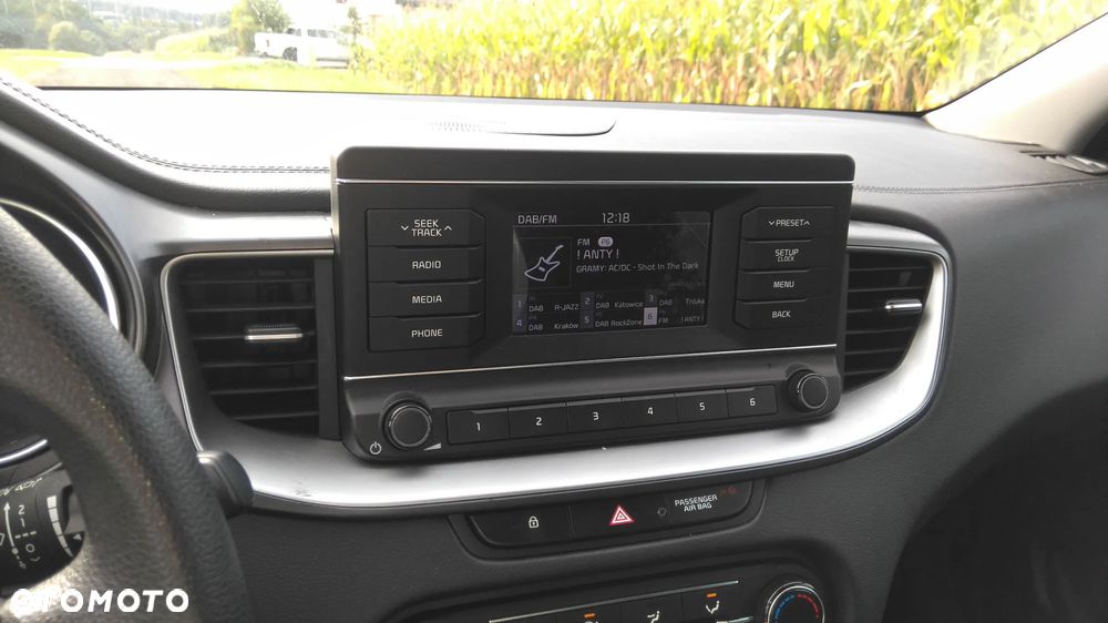 Kia Ceed 1.6 CRDi SCR M - 7