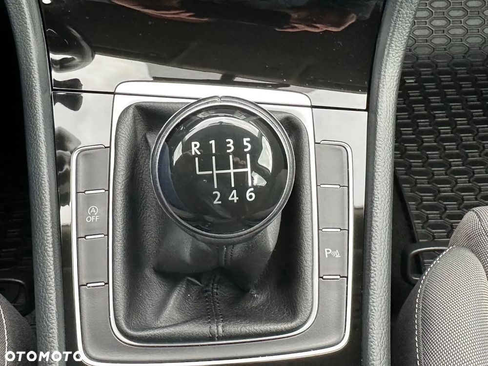 Volkswagen Golf VII 1.4 TSI BMT Highline - 32