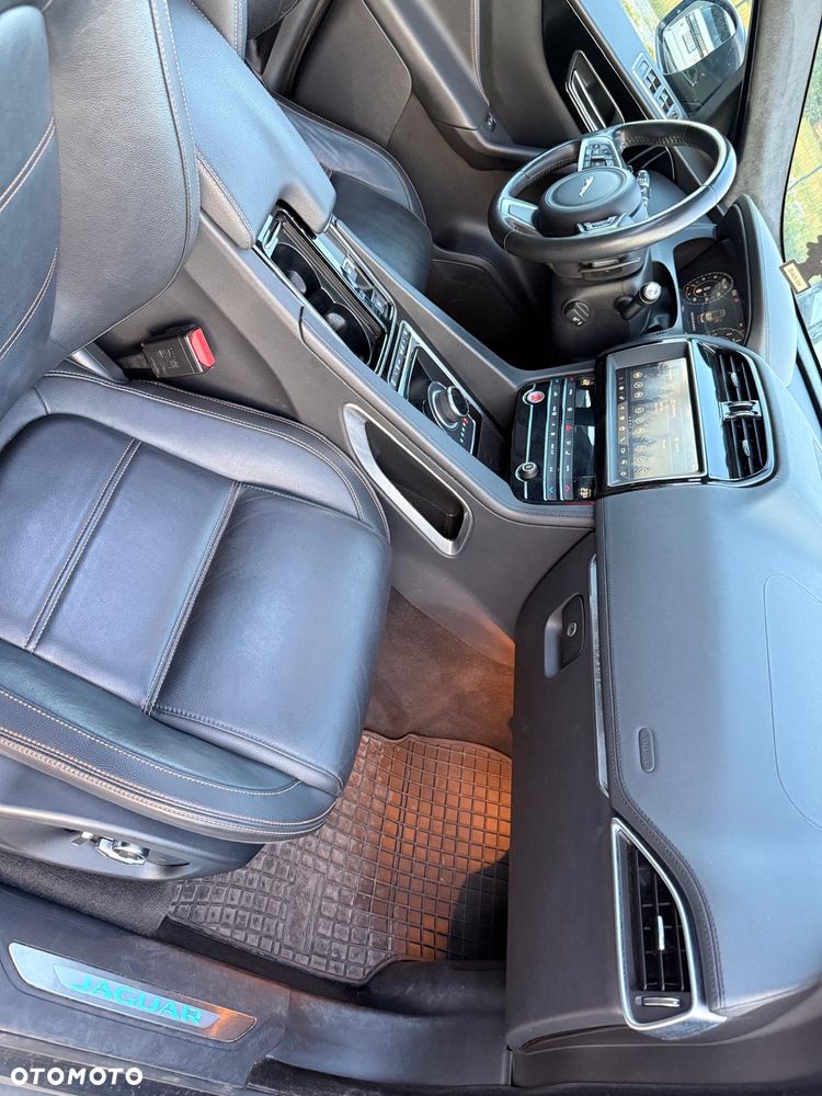 Jaguar F-Pace 20d Prestige - 15