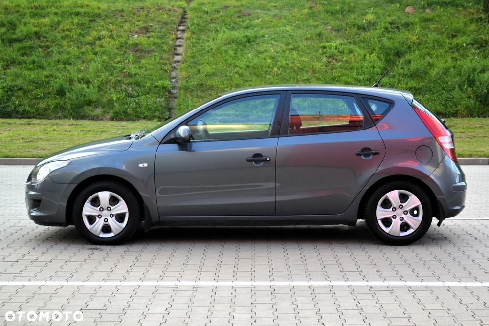 Hyundai i30 1.4 Classic + - 26