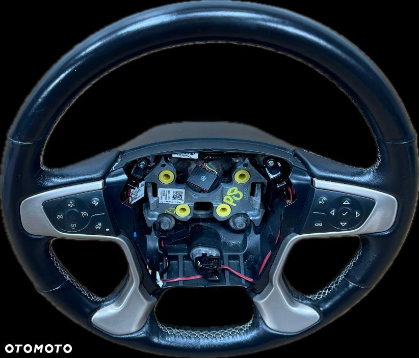 P8 GMC YUKON XL DENALI IV 2015 - KIEROWNICA MULTIFUNKCJA 84483789 - 1