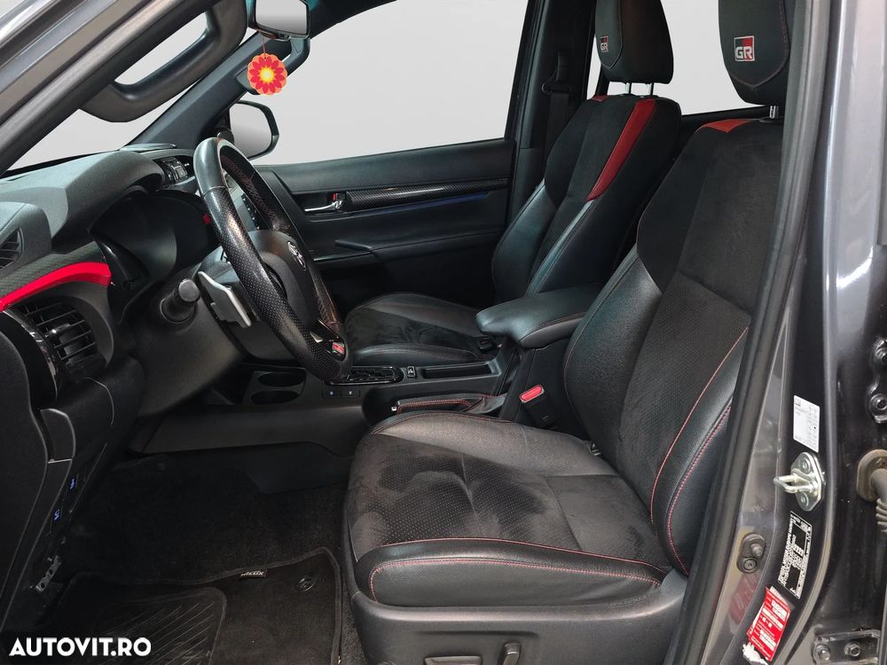Toyota Hilux 2.8D 204CP 4x4 Double Cab AT GR Sport - 11