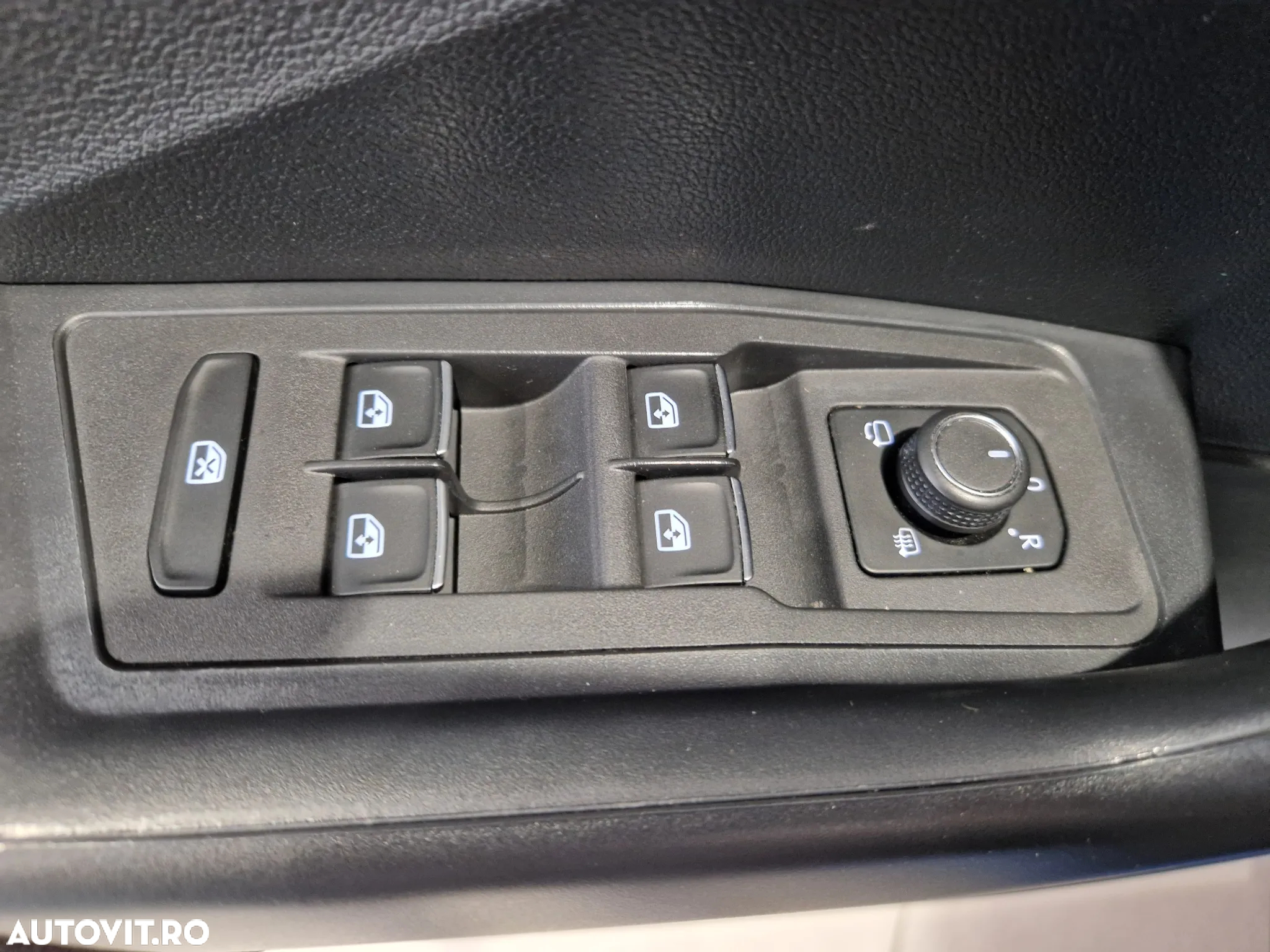 Volkswagen T-ROC 1.0 TSI Design - 15