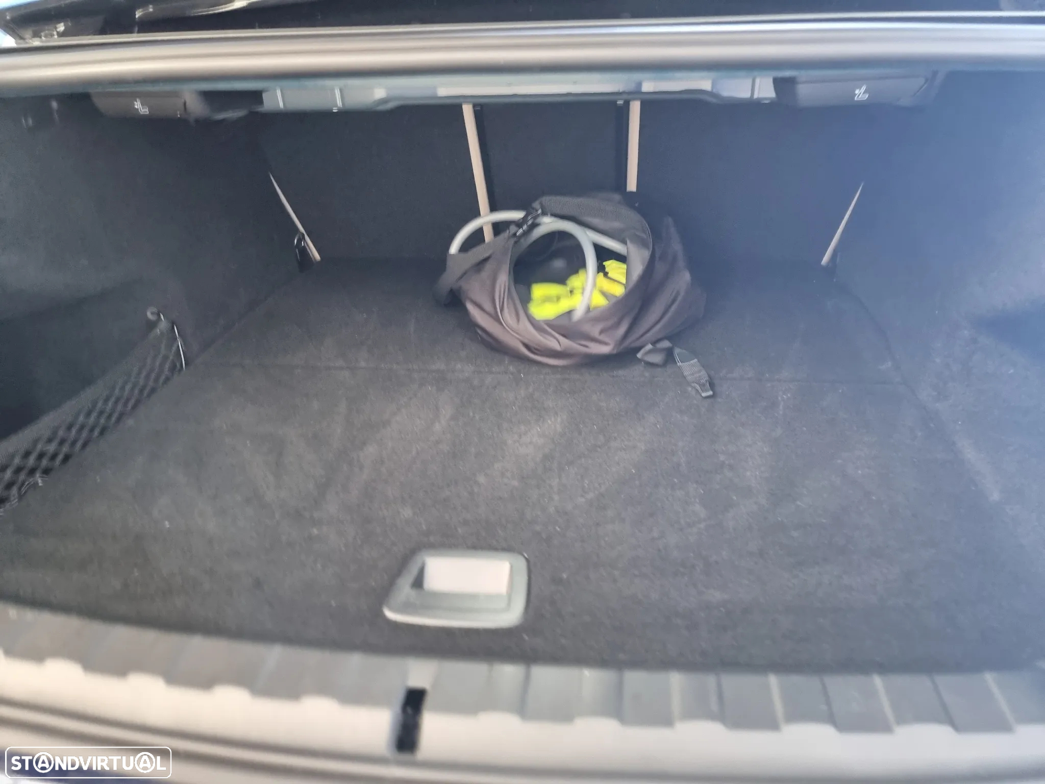 BMW 330 e Pack Desportivo M Auto - 28