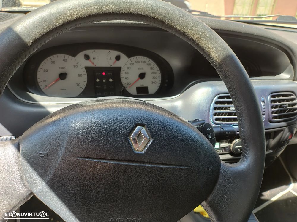 Renault Mégane 1.4 16V RTE - 6