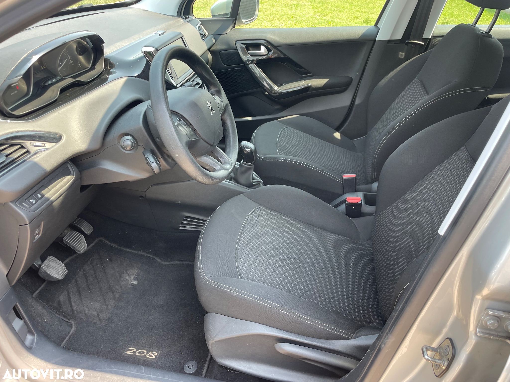 Peugeot 208 1.2 L PureTech Active - 6
