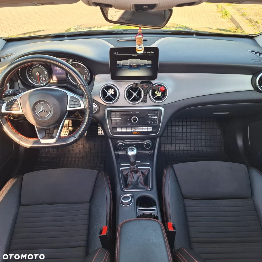 Mercedes-Benz CLA 200 AMG Line - 6