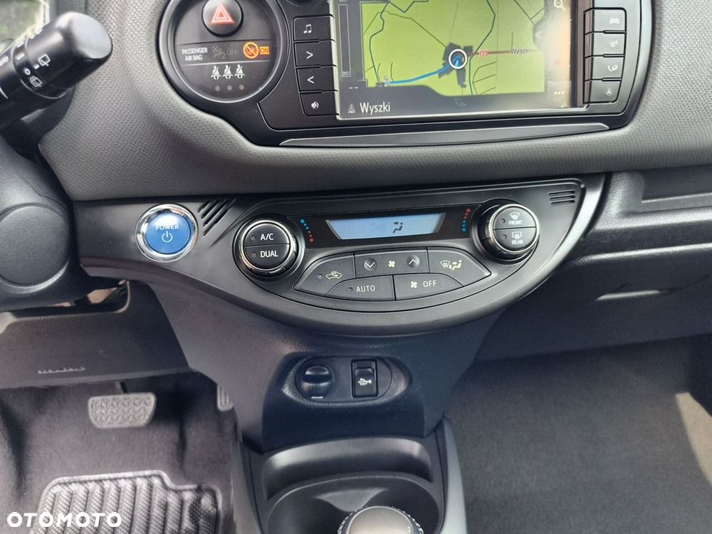 Toyota Yaris - 16