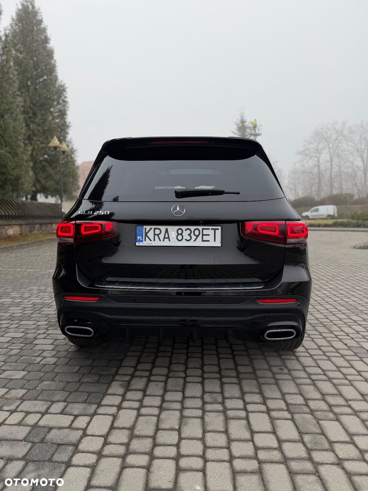 Mercedes-Benz GLB 250 AMG Line 8G-DCT - 3