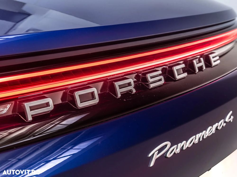 Porsche Panamera 4 - 12