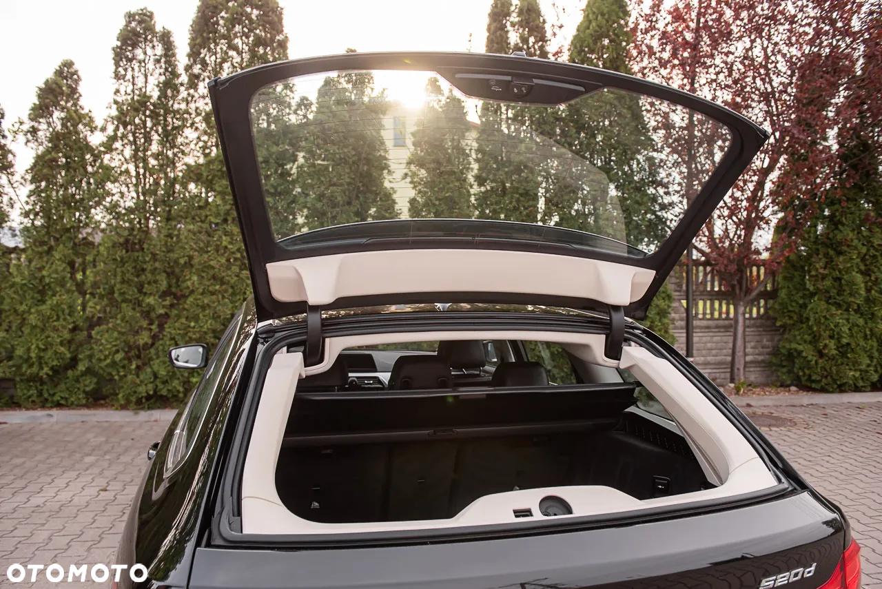 BMW Seria 5 520d Luxury Line - 32