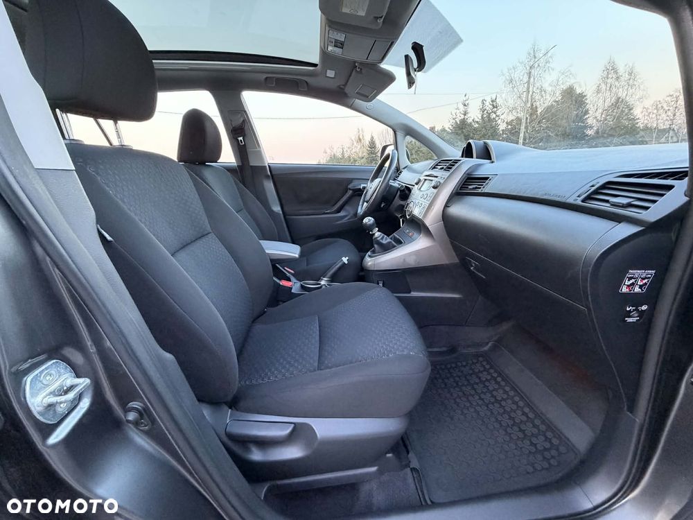 Toyota Verso 2.0 D-4D Sol SW 7os - 11